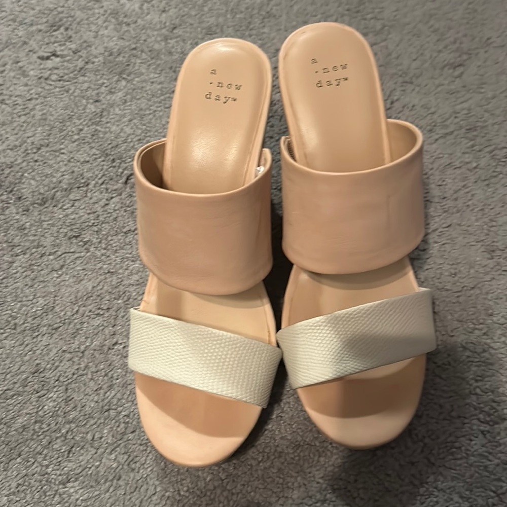 a new day brand, size 10 women’s sandals